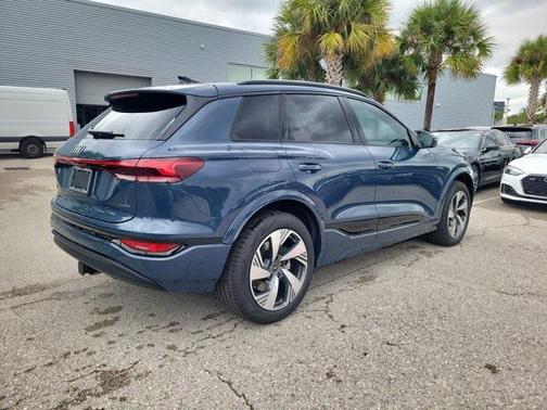 2025 Audi Q6 e-tron Premium Plus quattro