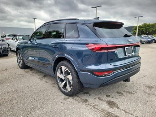 2025 Audi Q6 e-tron Premium Plus quattro