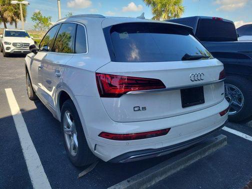 Ibis White 2023 Audi Q5 40 Premium
