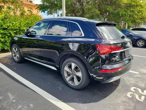 2023 Audi Q5 40 Premium Plus
