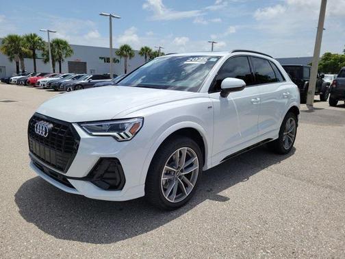 2025 Audi Q3 Premium 45 TFSI S line quattro Tiptronic