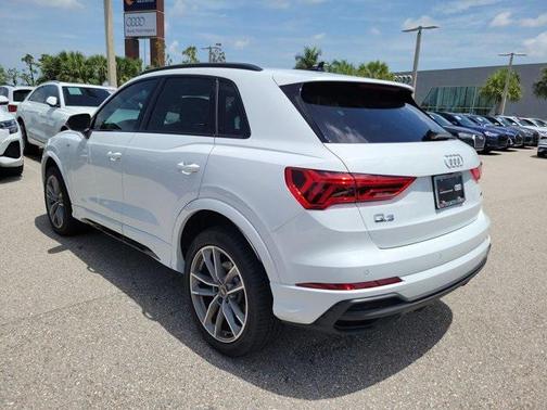 2025 Audi Q3 Premium 45 TFSI S line quattro Tiptronic