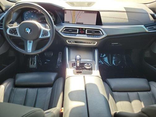 2022 BMW X6 M50i