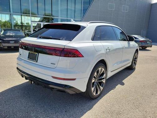 2025 Audi Q8 55 Prestige