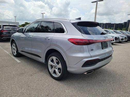 Florett Silver Metallic 2025 Audi Q5 Premium Plus TFSI quattro S tronic