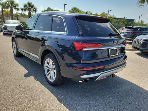 2025 Audi Q7 45 Premium Plus