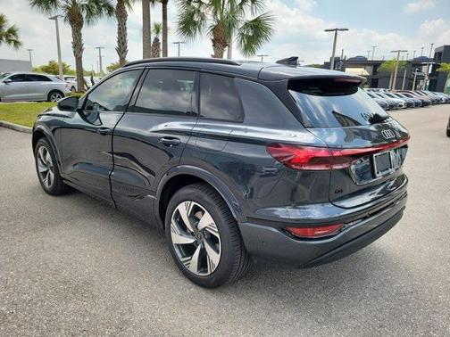 2025 Audi Q6 e-tron Premium Plus quattro