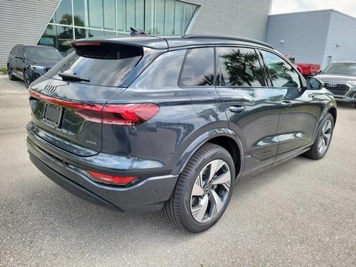 2025 Audi Q6 e-tron Premium Plus quattro