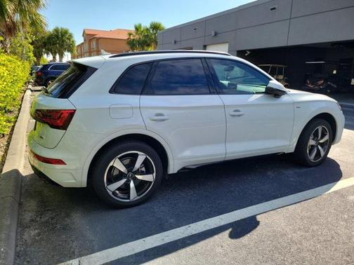 2023 Audi Q5 45 S line Premium Plus