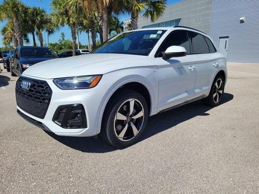 2023 Audi Q5 45 S line Premium Plus