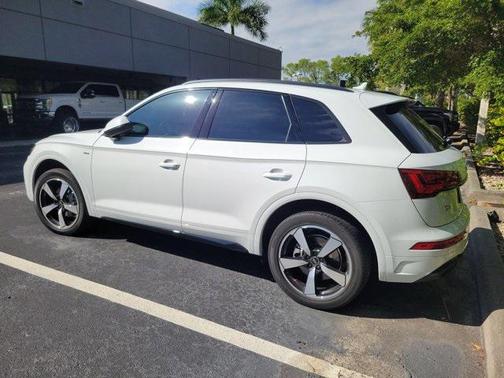 2023 Audi Q5 45 S line Premium Plus