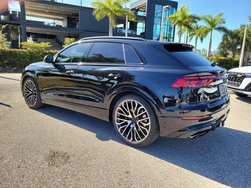 2026 Audi SQ8 4.0T Prestige