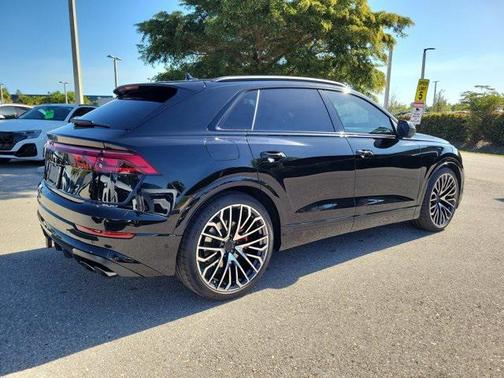 2026 Audi SQ8 4.0T Prestige