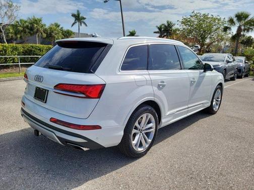 2025 Audi Q7 55 Prestige