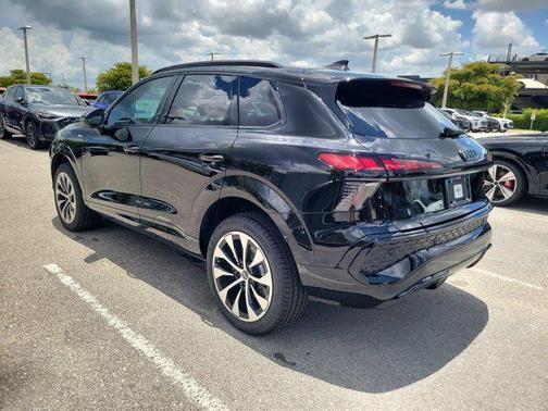Mythos Black Metallic 2026 Audi Q3 TFSI quattro S tronic