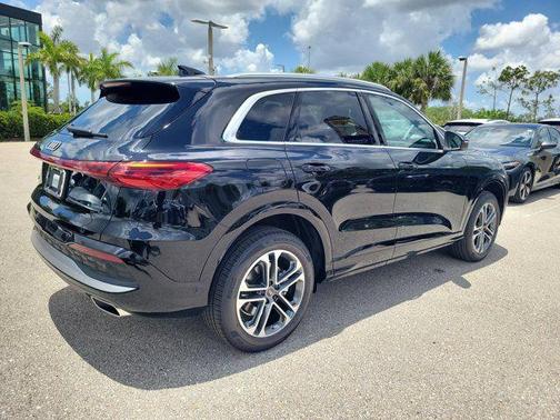 Mythos Black Metallic 2026 Audi Q5 Premium TFSI quattro S tronic
