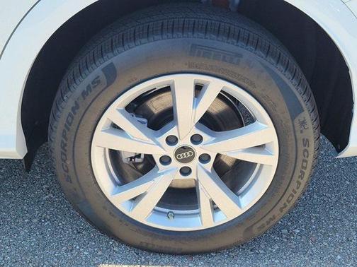 2025 Audi Q5 Premium TFSI quattro S tronic