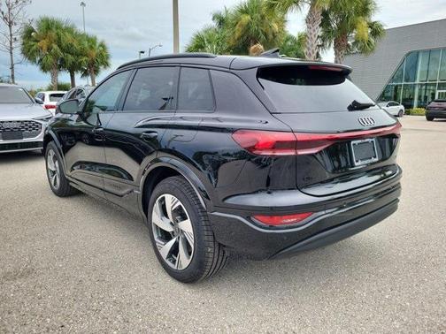 2025 Audi Q6 e-tron Premium Plus quattro