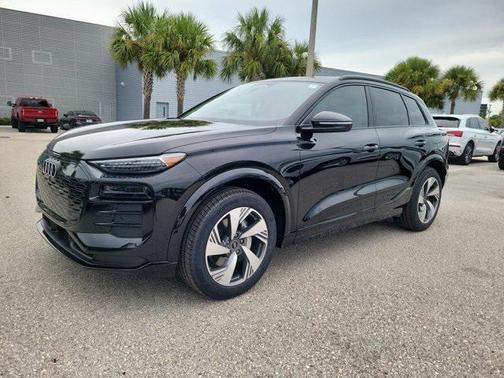 2025 Audi Q6 e-tron Premium Plus quattro