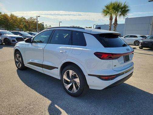 2025 Audi Q6 e-tron Premium Plus quattro