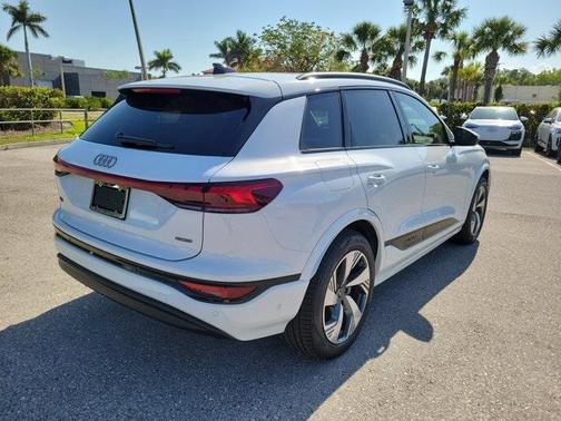 2025 Audi Q6 e-tron Prestige quattro
