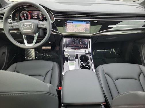 2025 Audi Q7 55 Premium Plus