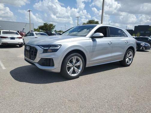 2022 Audi Q8 55 Premium Plus