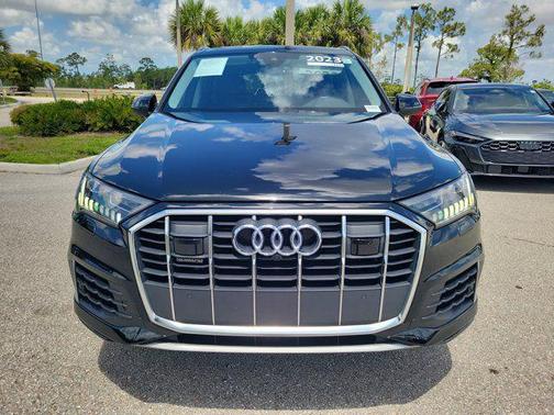 Mythos Black Metallic 2023 Audi Q7 45 Premium Plus