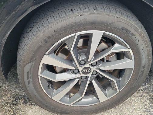 Mythos Black Metallic 2023 Audi Q5 45 S line Premium