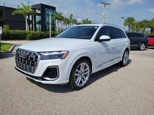 2025 Audi Q7 55 Premium Plus