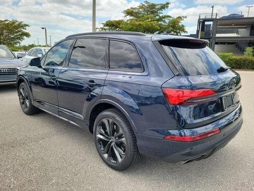 2025 Audi Q7 55 Premium Plus