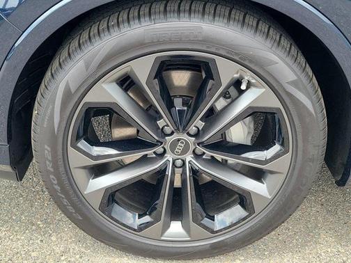 2025 Audi Q7 55 Prestige