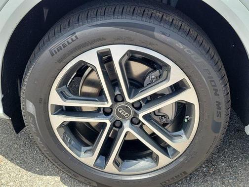 2025 Audi Q5 Premium Plus