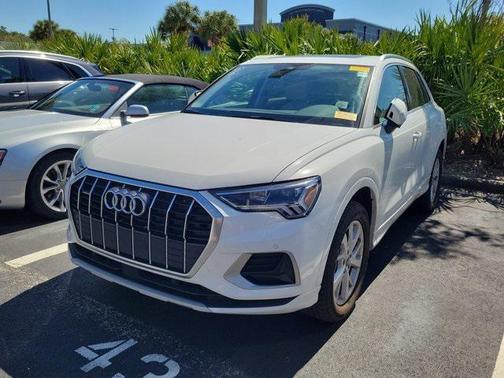 2023 Audi Q3 Premium 40 TFSI quattro Tiptronic