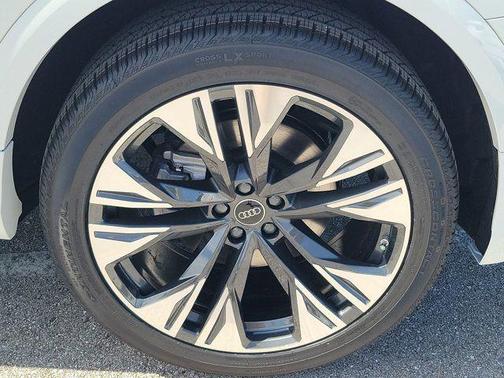 2026 Audi Q8 55 Premium Plus