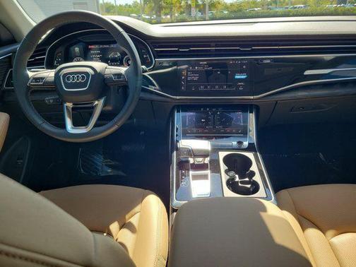 Glacier White Metallic 2025 Audi Q8 55 Premium Plus