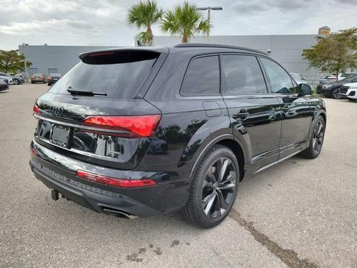 2025 Audi Q7 55 Prestige
