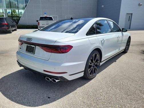 2025 Audi S8 4.0T