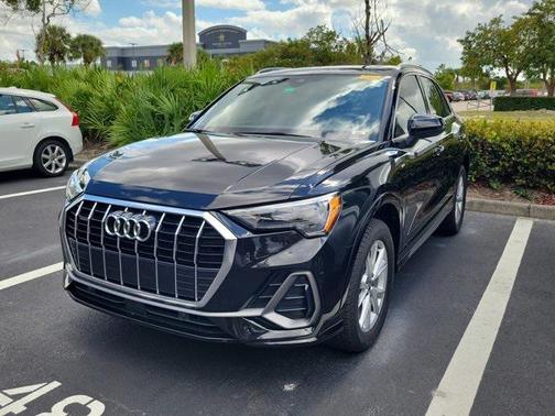 2022 Audi Q3 45 S line Premium