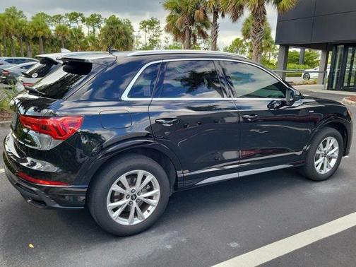 2022 Audi Q3 45 S line Premium