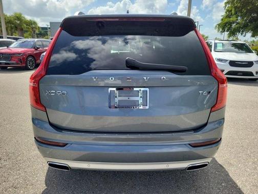 2019 Volvo XC90 T6 Momentum