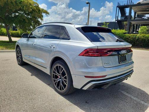 Satellite Silver Metallic 2023 Audi Q8 55 Prestige