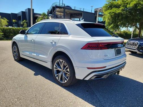 2023 Audi Q8 55 Premium Plus