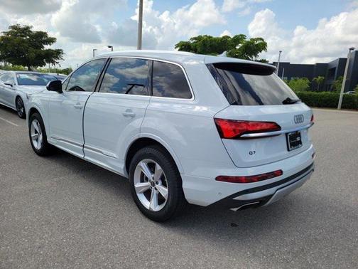 2025 Audi Q7 45 Premium