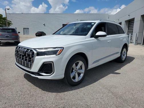 2025 Audi Q7 45 Premium