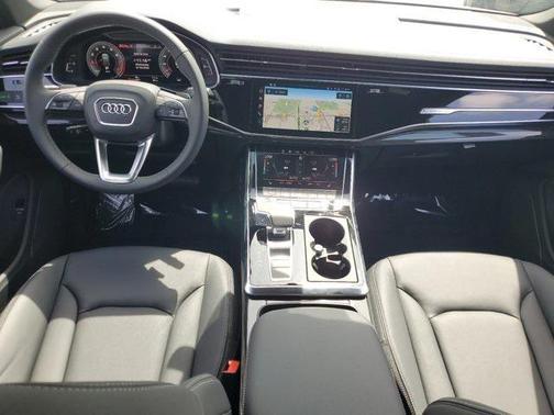 2025 Audi Q7 45 Premium