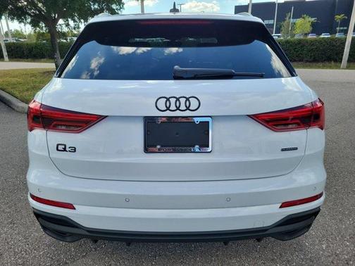 2025 Audi Q3 Premium 45 TFSI S line quattro Tiptronic