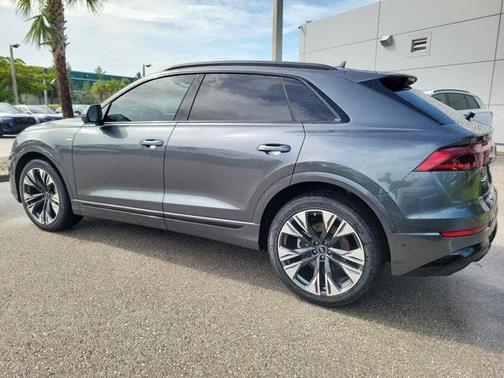 2025 Audi Q8 55 Premium Plus
