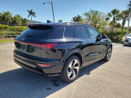 2025 Audi Q6 e-tron Prestige quattro