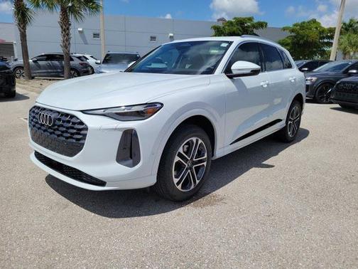 2025 Audi Q5 Premium